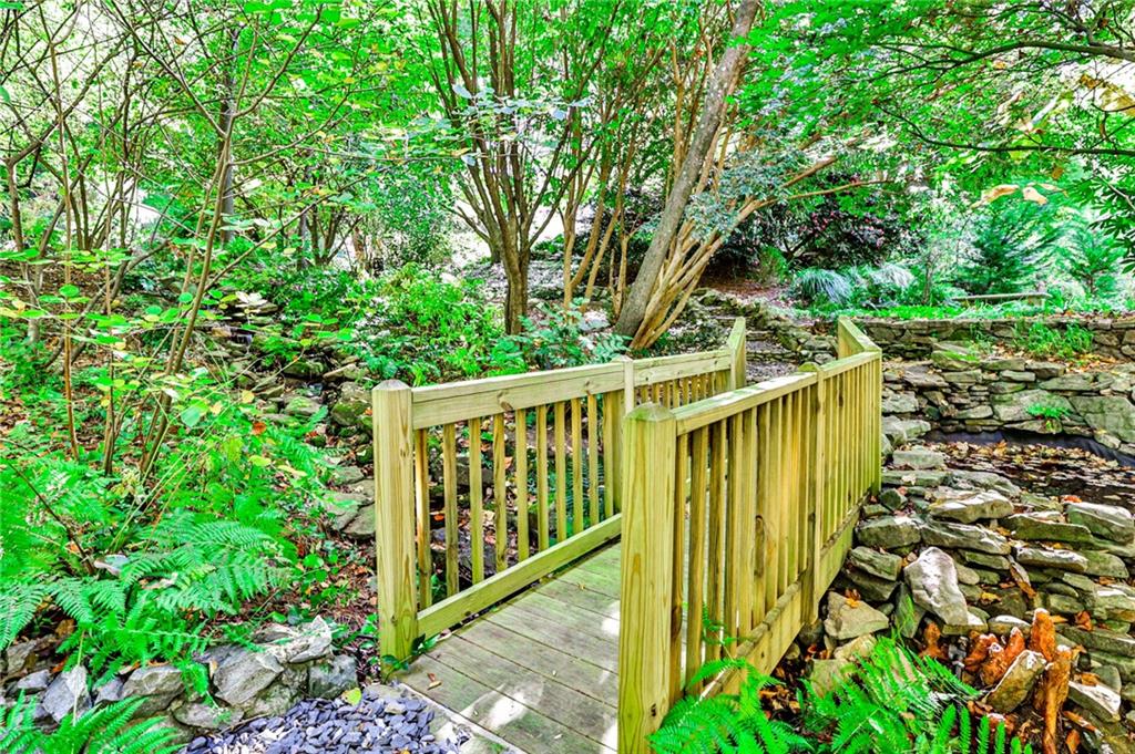 15 Cherokee Road NW