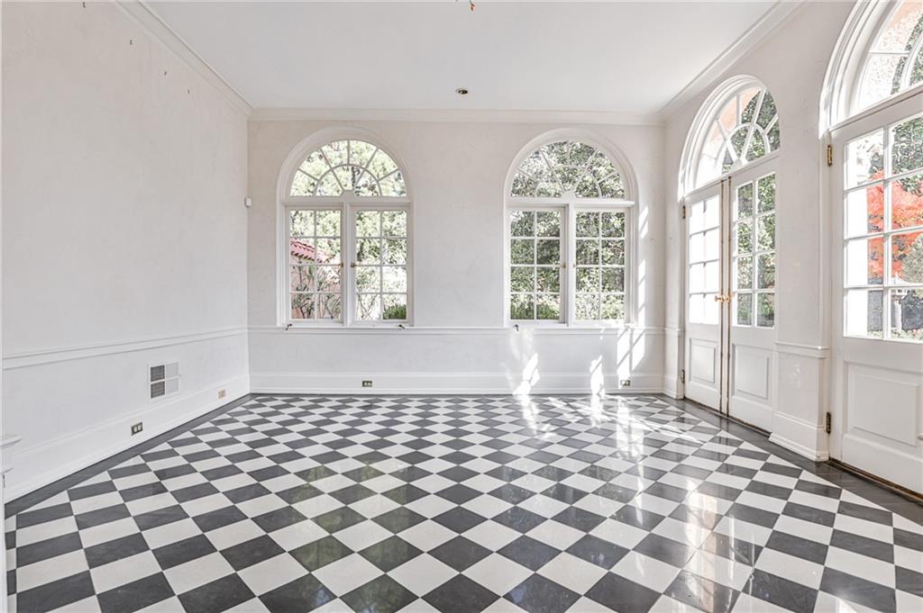 15 Cherokee Road NW