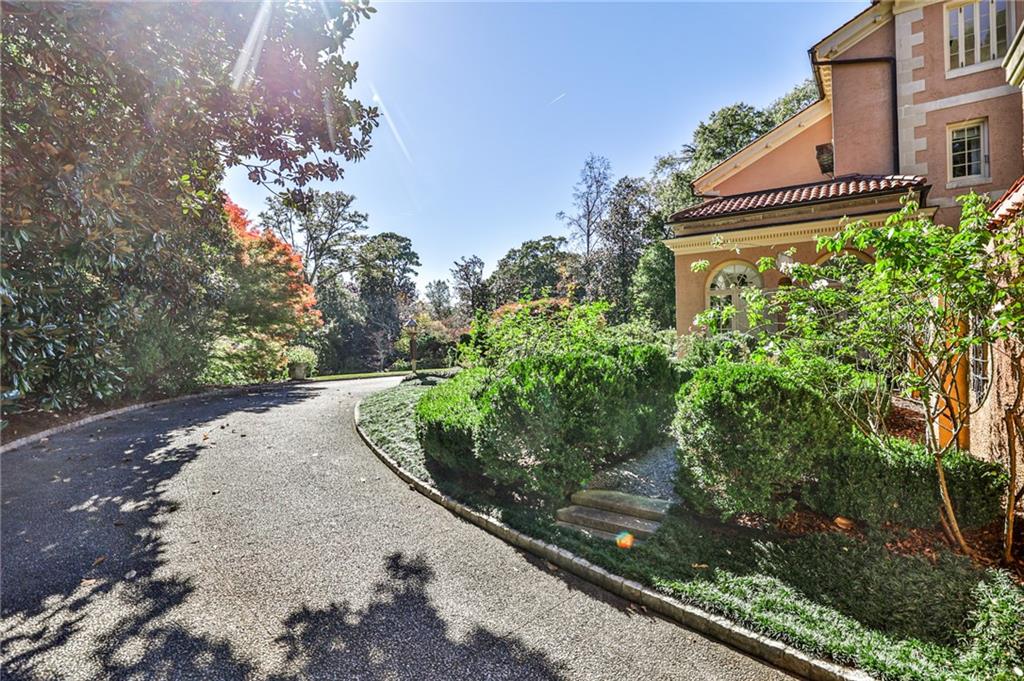 15 Cherokee Road NW