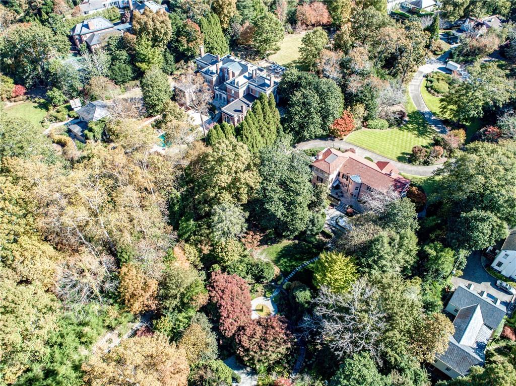 15 Cherokee Road NW