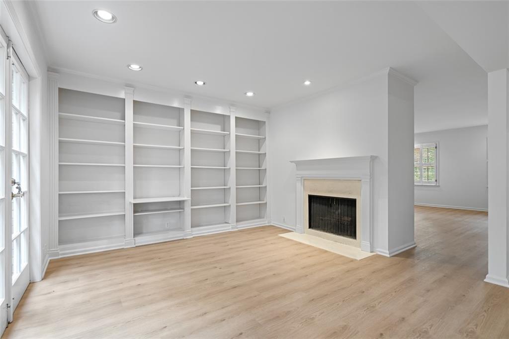 70 Old Ivy Road NE Unit 29