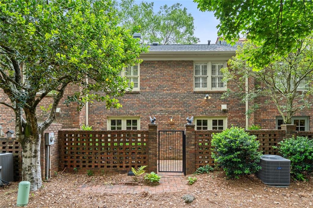 70 Old Ivy Road NE Unit 29
