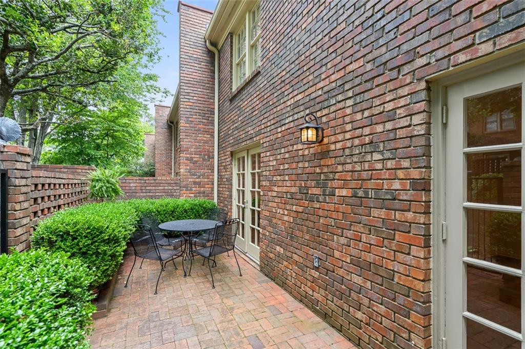 70 Old Ivy Road NE Unit 29