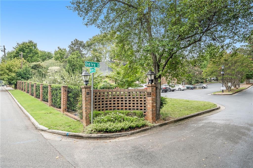 70 Old Ivy Road NE Unit 29