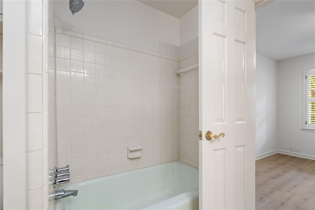 70 Old Ivy Road NE Unit 29