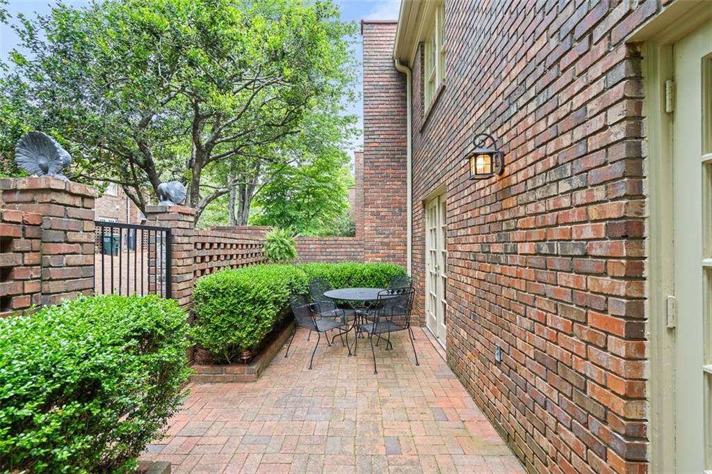 70 Old Ivy Road NE Unit 29