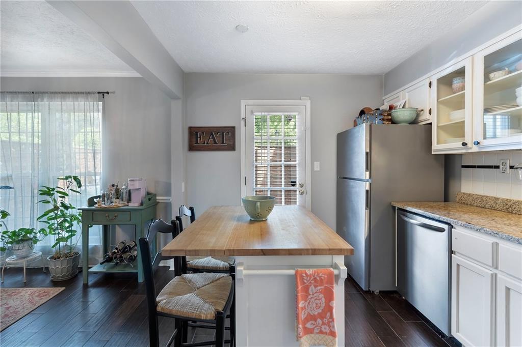 5 Newport Place NW