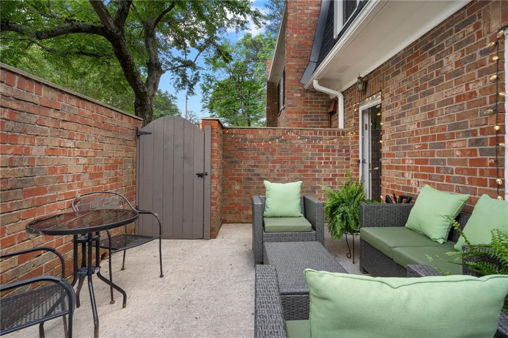 5 Newport Place NW