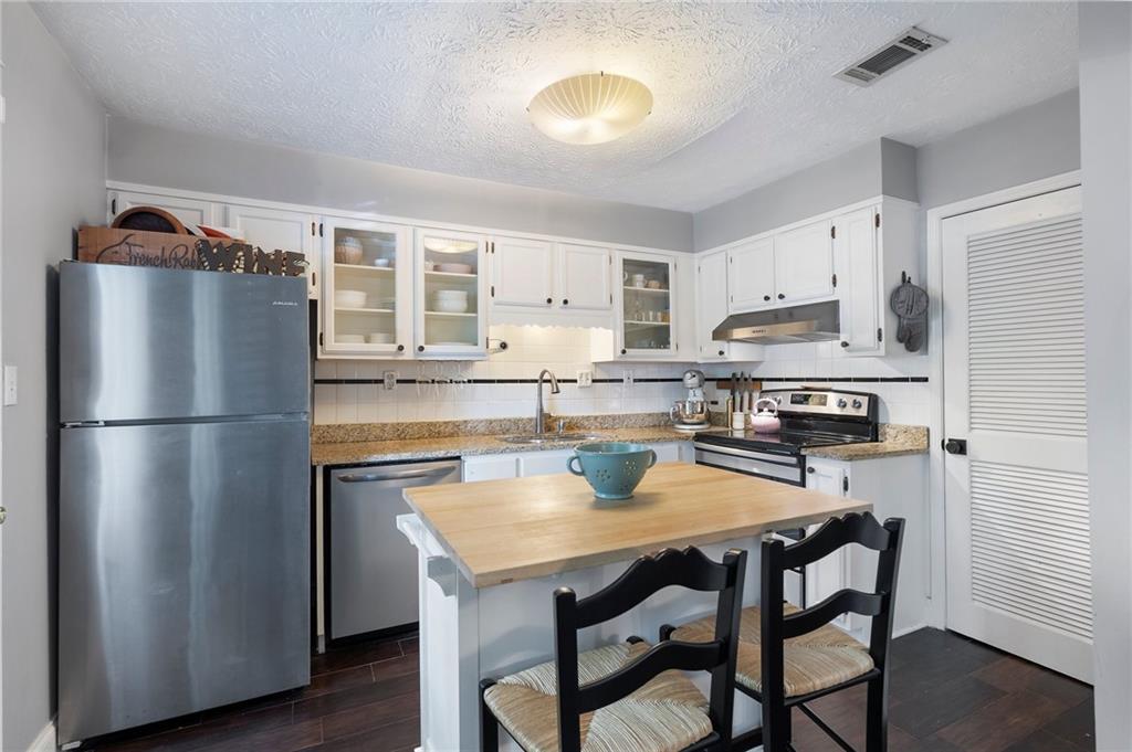 5 Newport Place NW