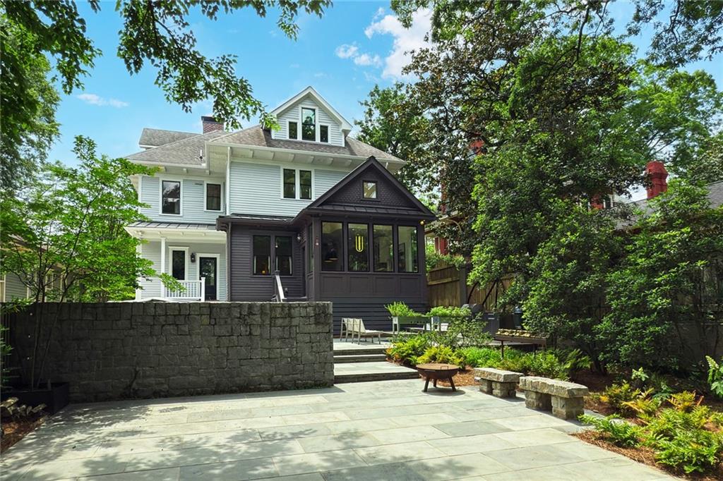 872 Euclid Avenue NE