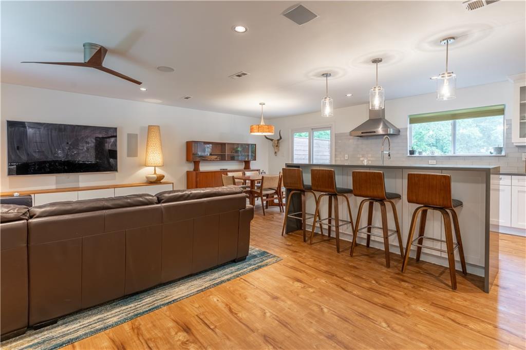 287 W Wind Drive