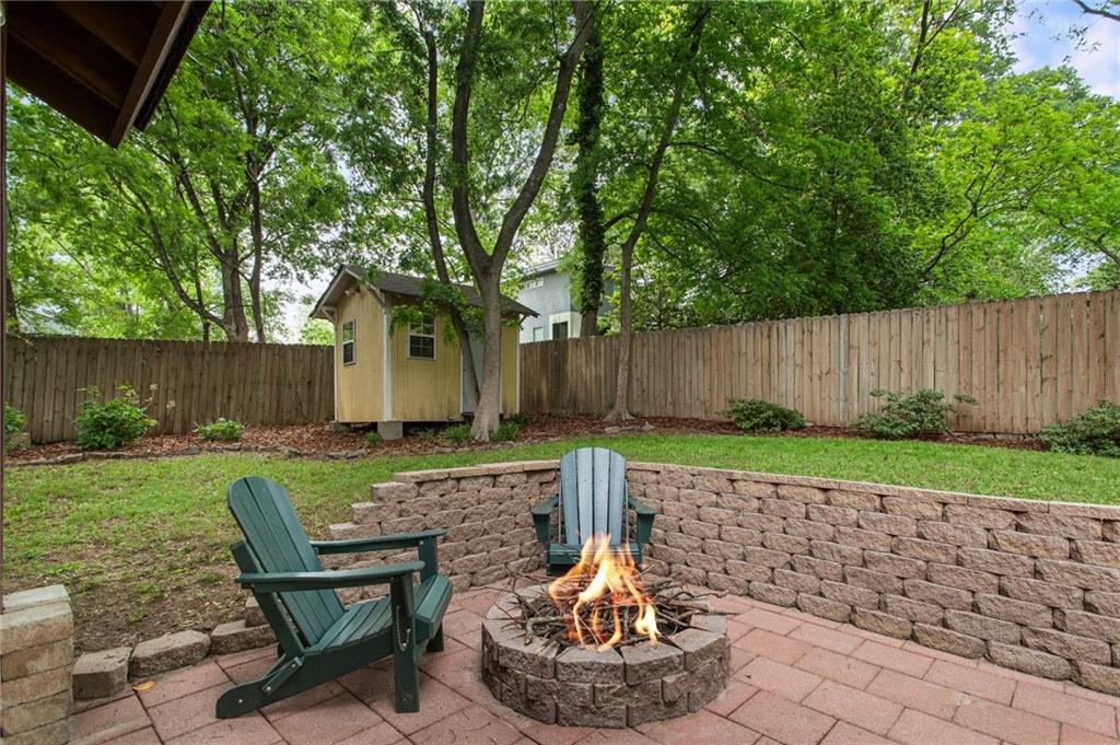 206 Flora Avenue NE