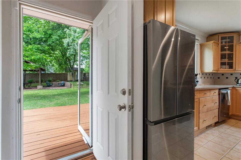 206 Flora Avenue NE