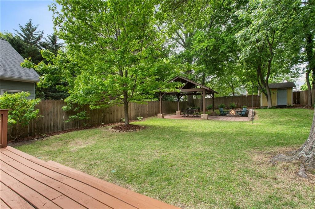 206 Flora Avenue NE