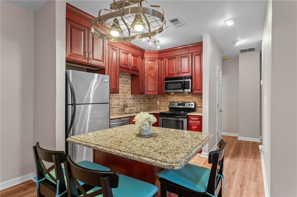 1421 Peachtree Street NE Unit 211