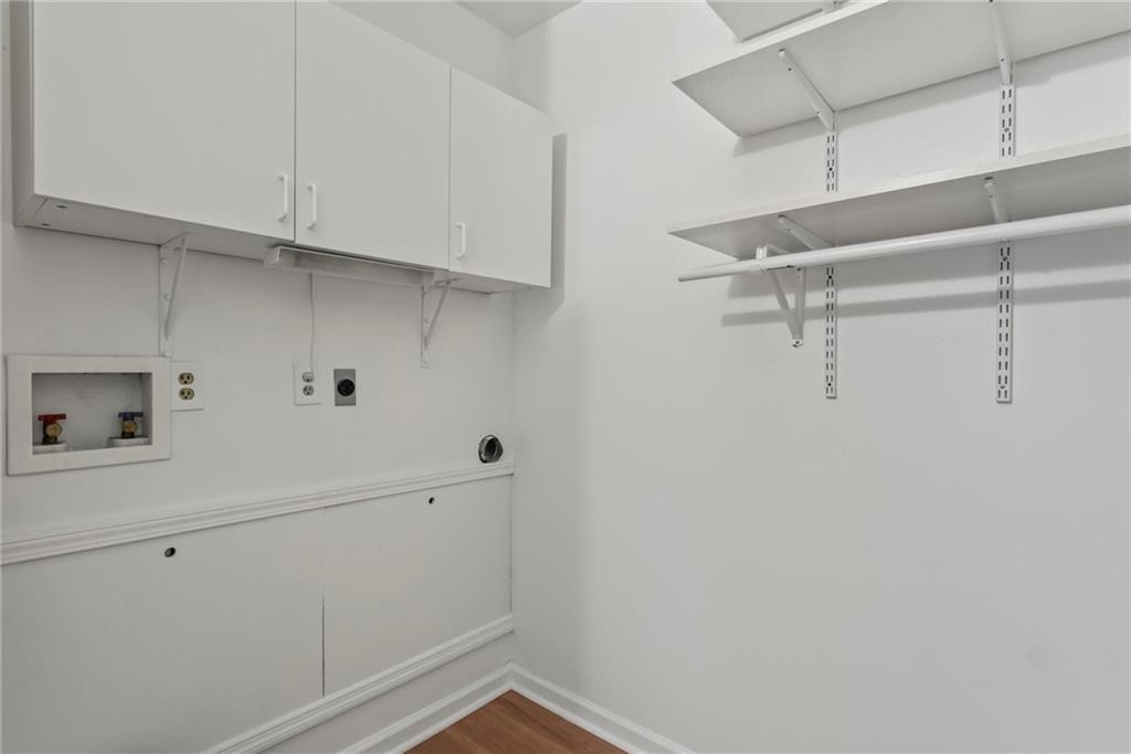 1421 Peachtree Street NE Unit 211