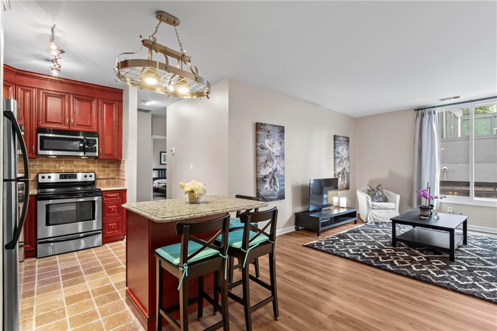 1421 Peachtree Street NE Unit 211