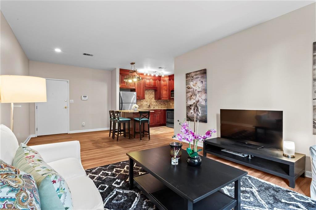 1421 Peachtree Street NE Unit 211