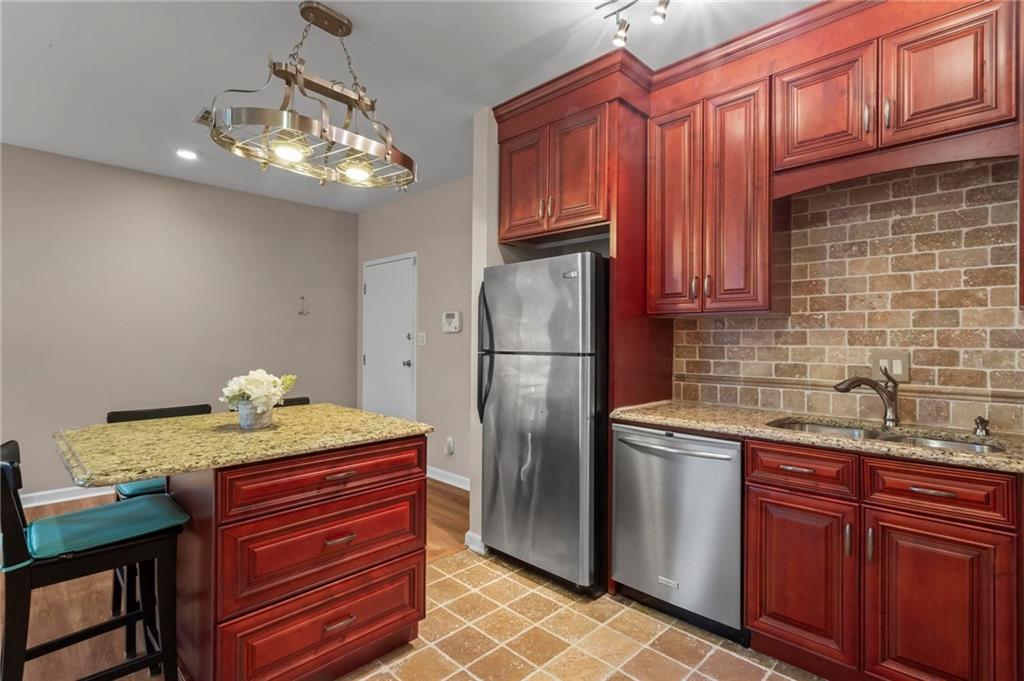1421 Peachtree Street NE Unit 211