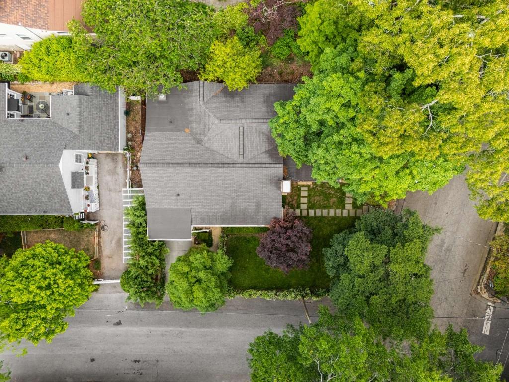 132 East Drive NE