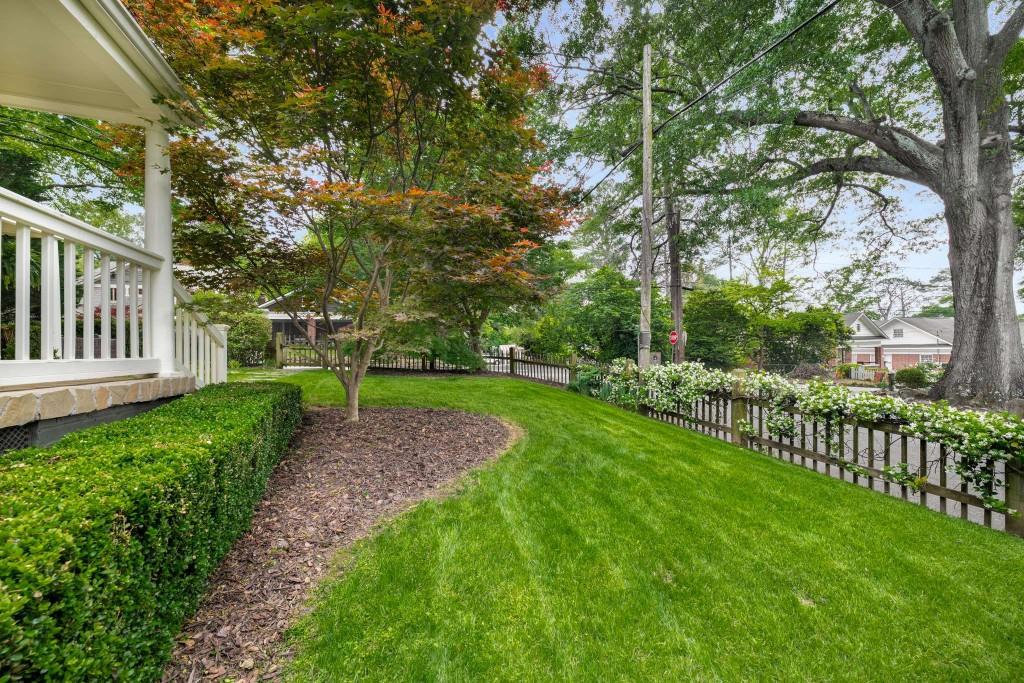 132 East Drive NE