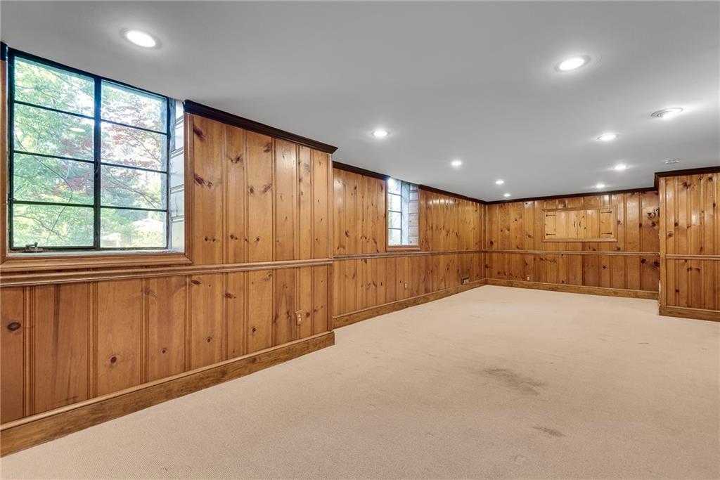 2167 Tanglewood Road