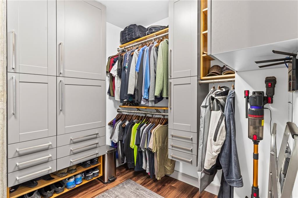860 Peachtree Street NE Unit 1712