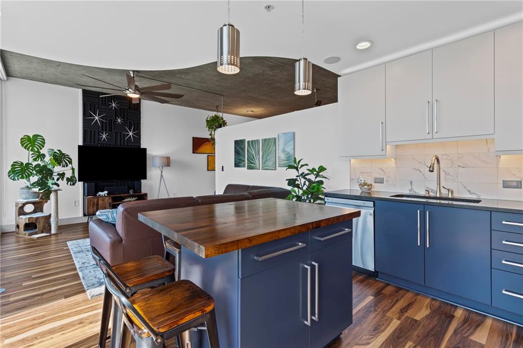 860 Peachtree Street NE Unit 1712