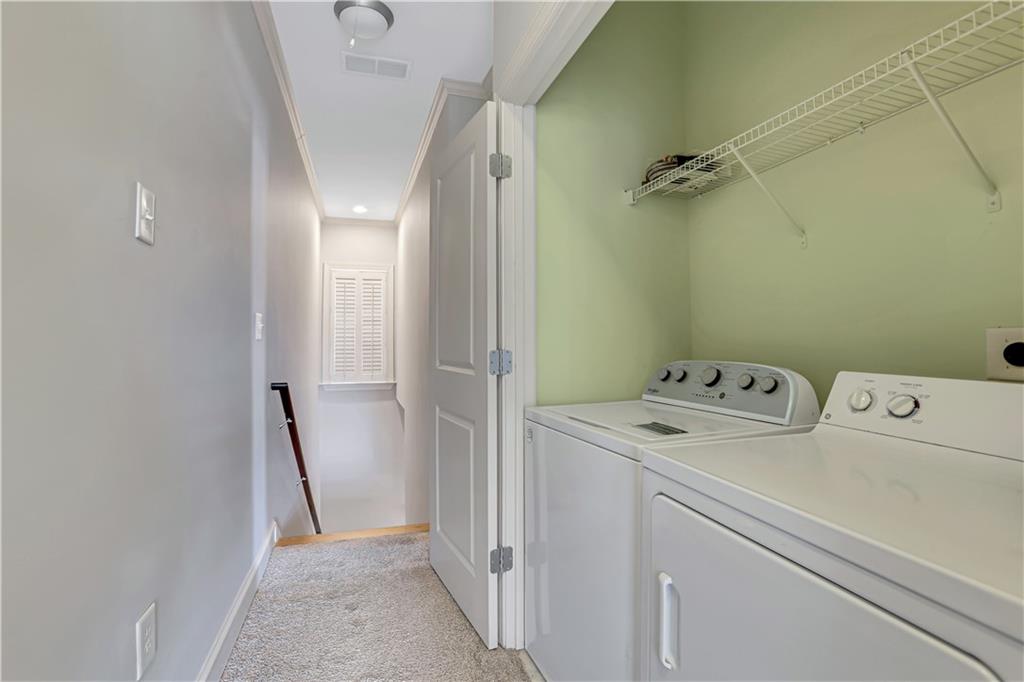 225 Carlyle Park Drive NE