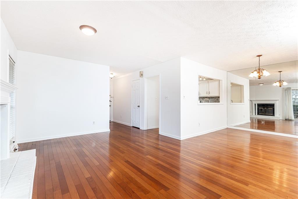 2901 Lenox Way NE Unit 902