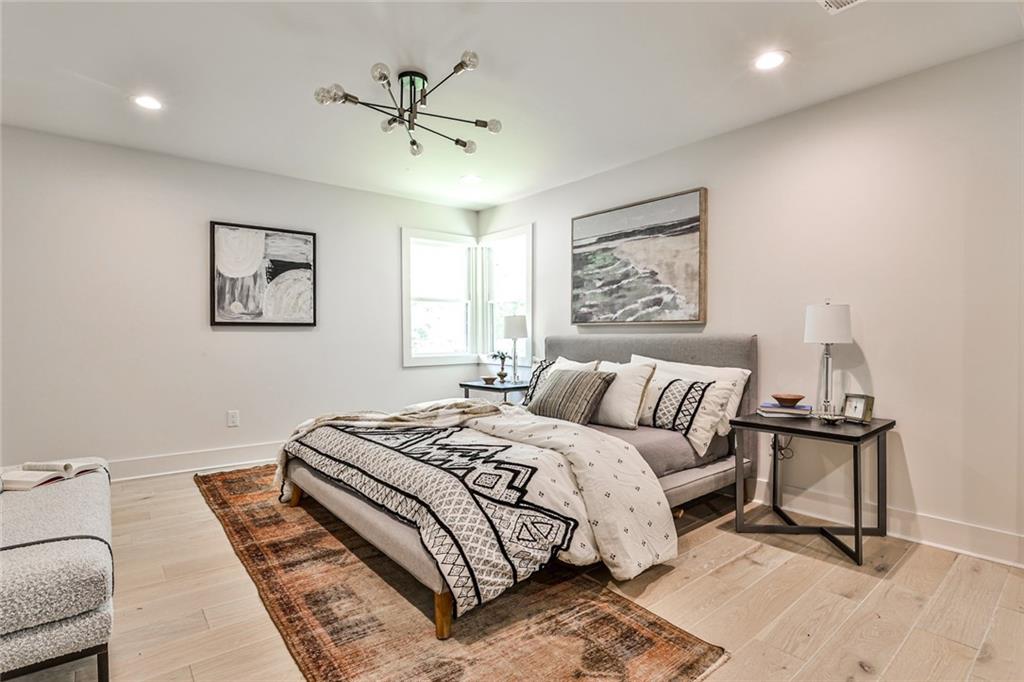 2568 Laurelwood Road