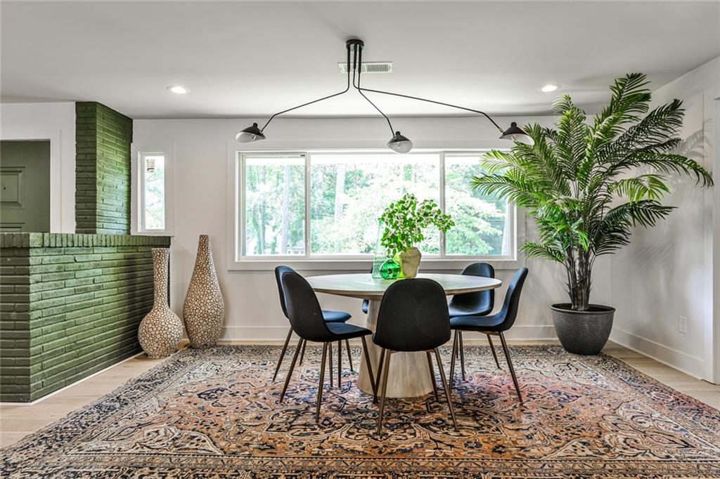 2568 Laurelwood Road