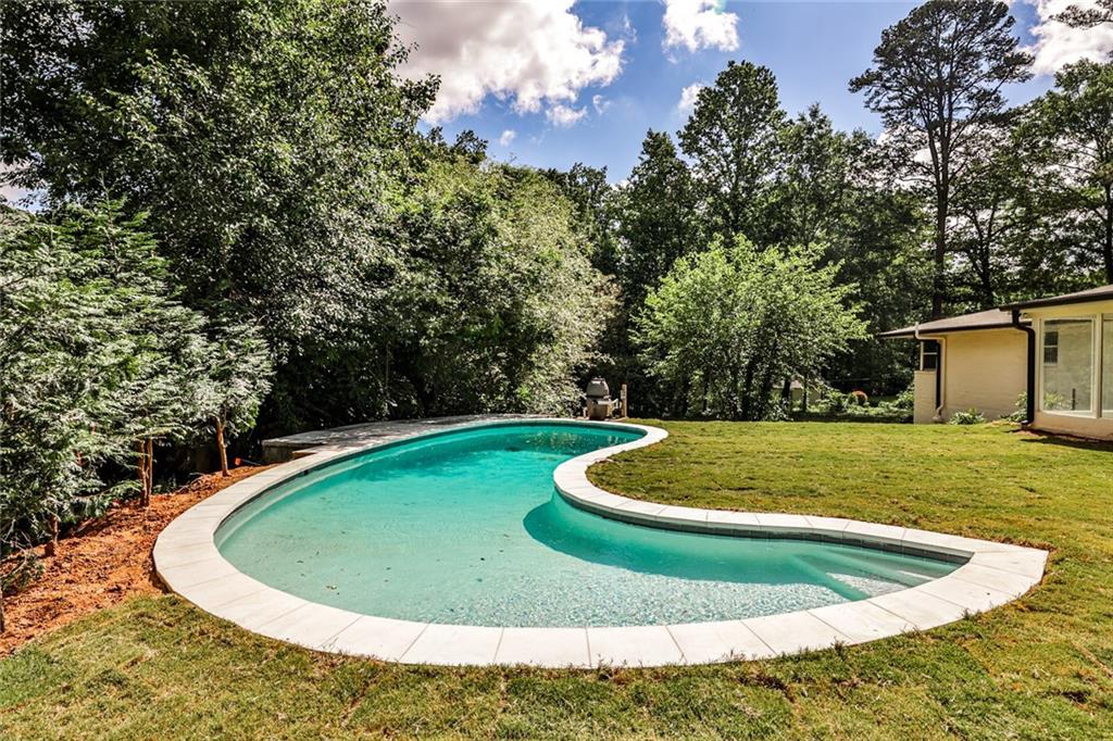 2568 Laurelwood Road