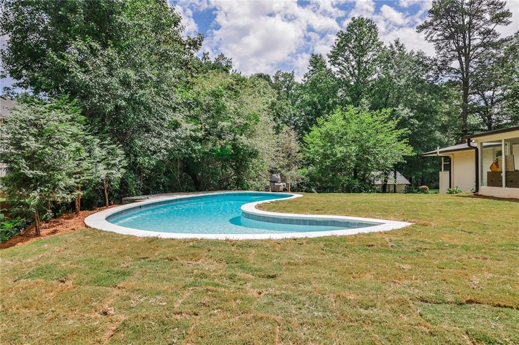 2568 Laurelwood Road