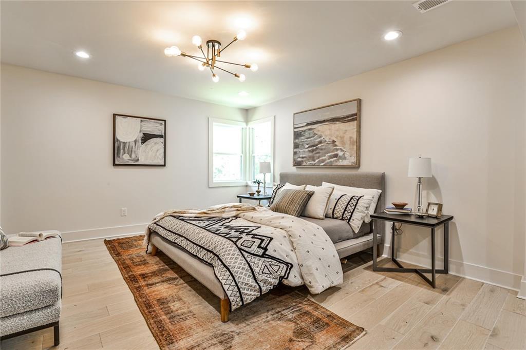 2568 Laurelwood Road