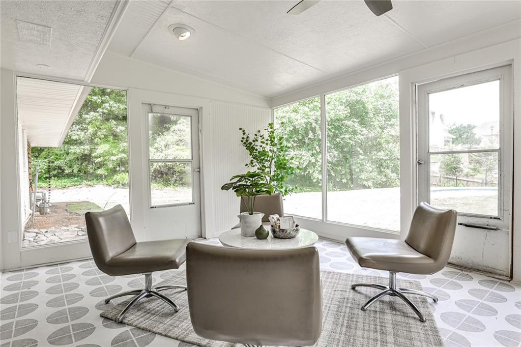 2568 Laurelwood Road