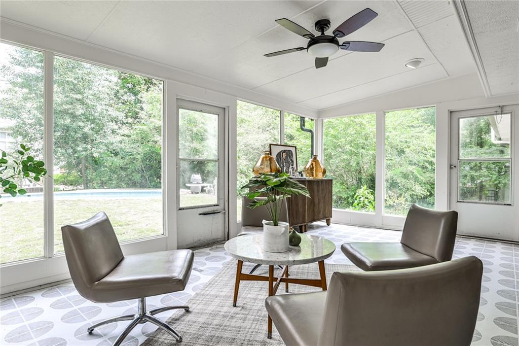 2568 Laurelwood Road