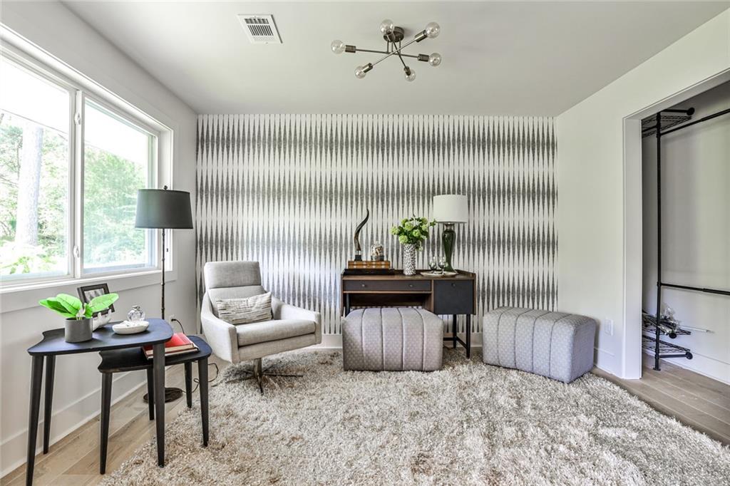 2568 Laurelwood Road