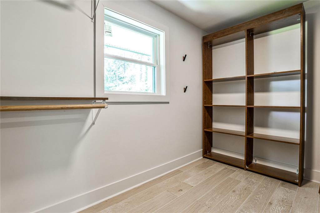 2568 Laurelwood Road