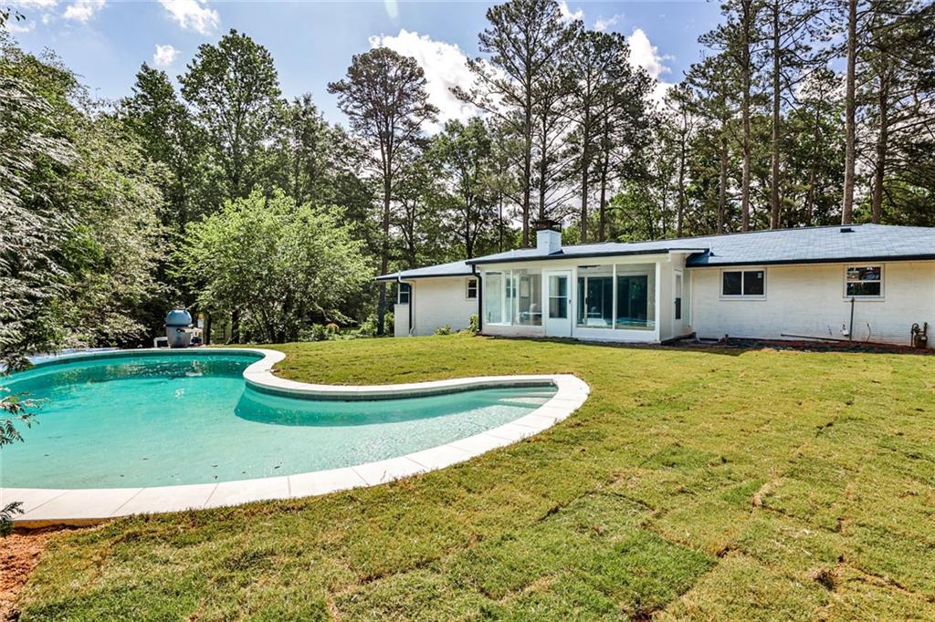 2568 Laurelwood Road