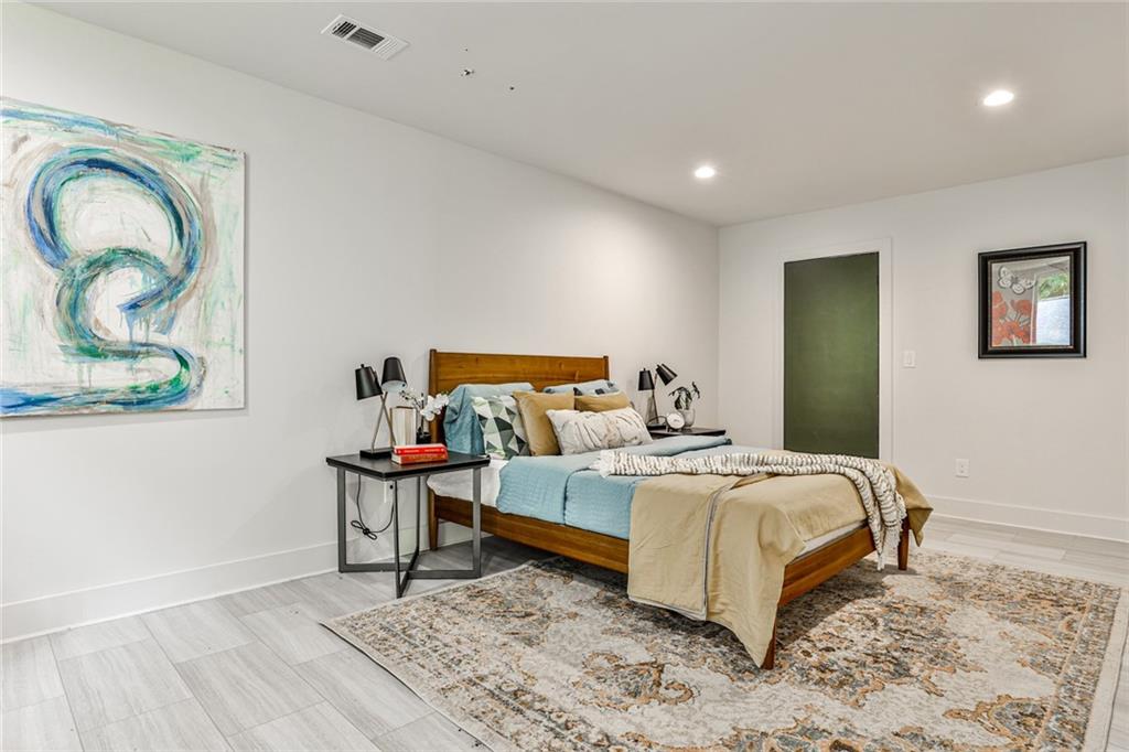 2568 Laurelwood Road