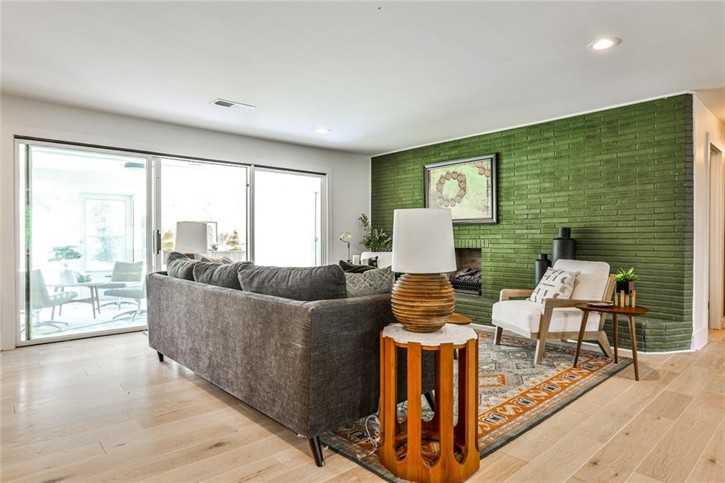 2568 Laurelwood Road