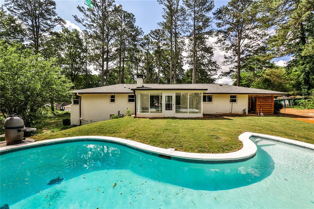 2568 Laurelwood Road