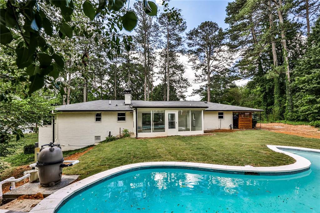 2568 Laurelwood Road
