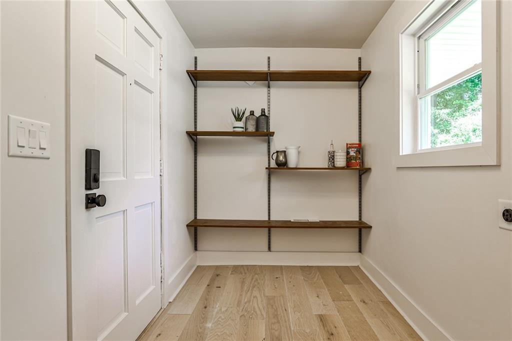 2568 Laurelwood Road