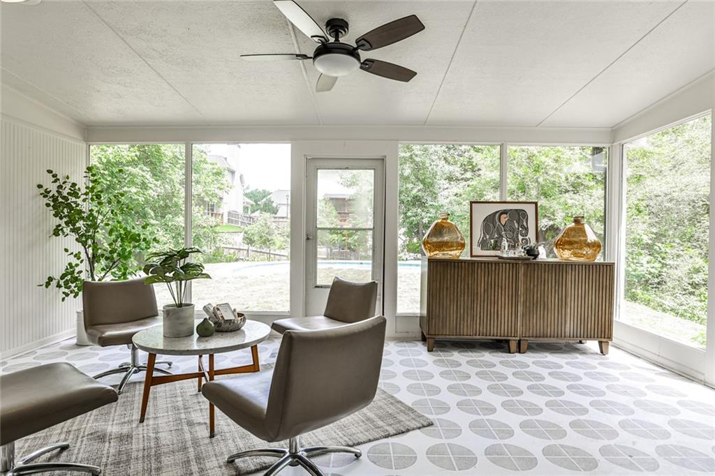 2568 Laurelwood Road