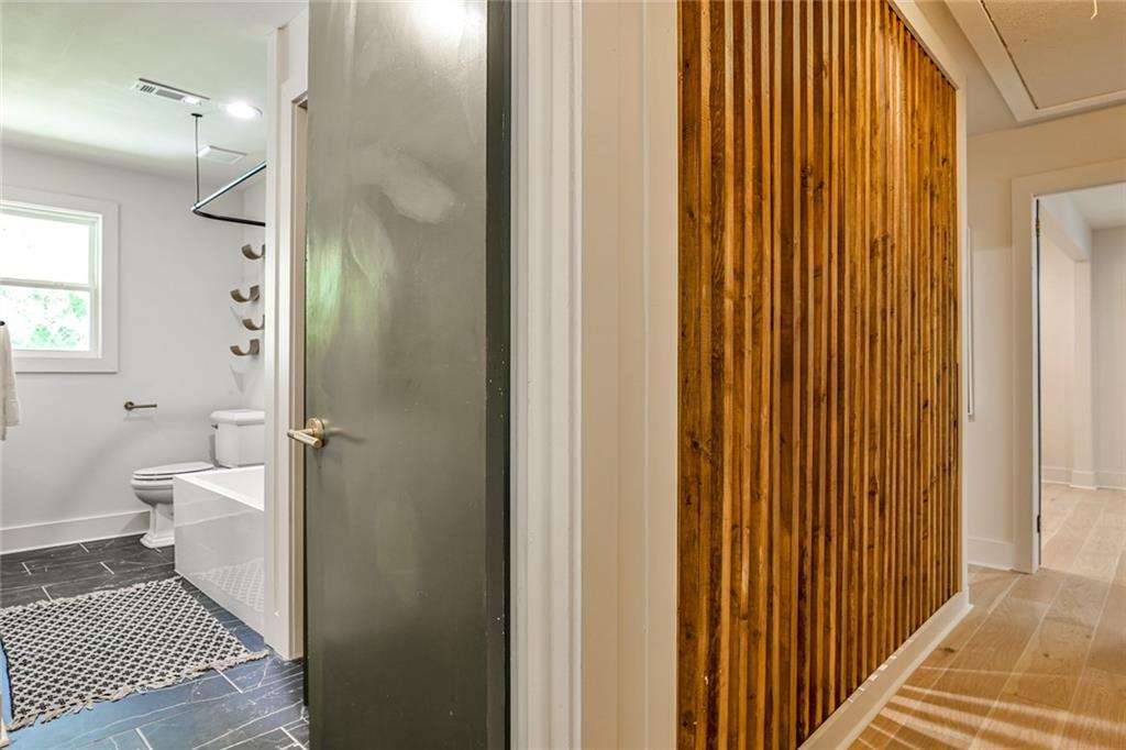 2568 Laurelwood Road