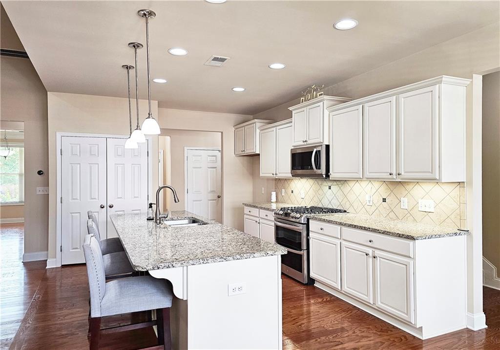 4024 Broadmoor Court SW