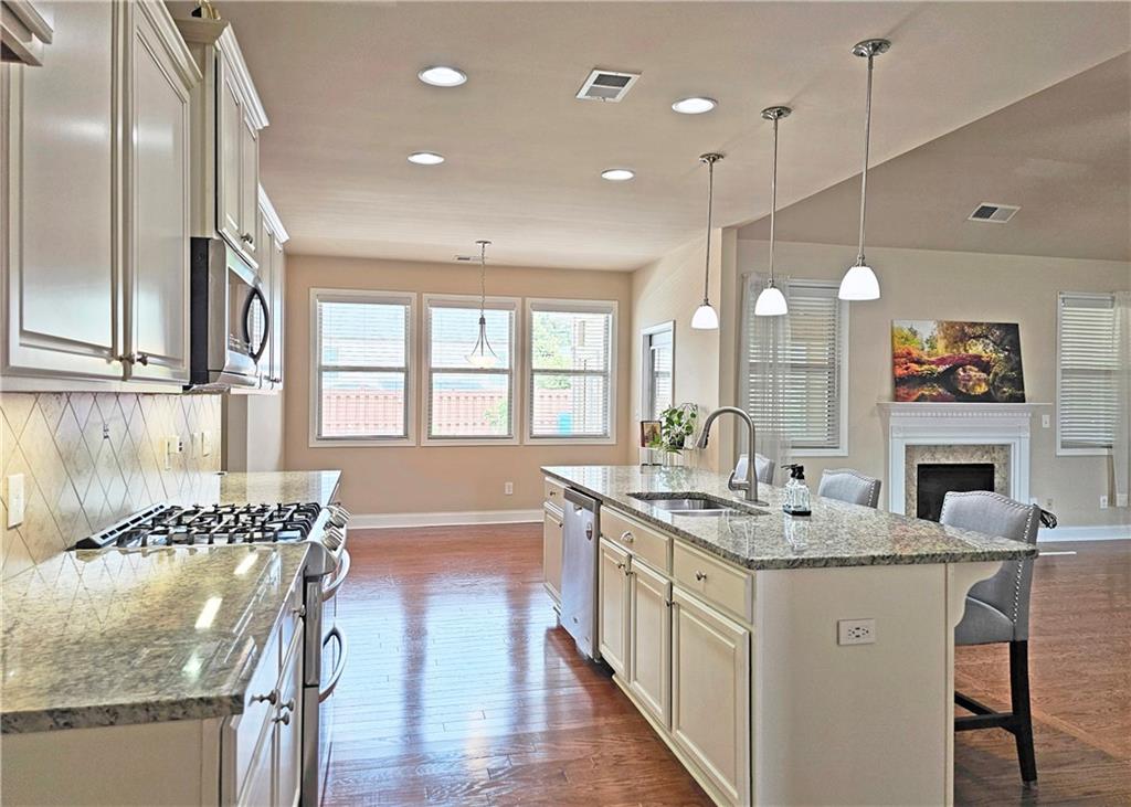 4024 Broadmoor Court SW