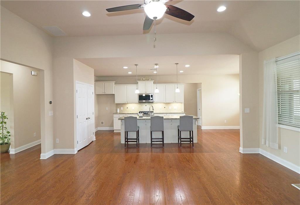 4024 Broadmoor Court SW